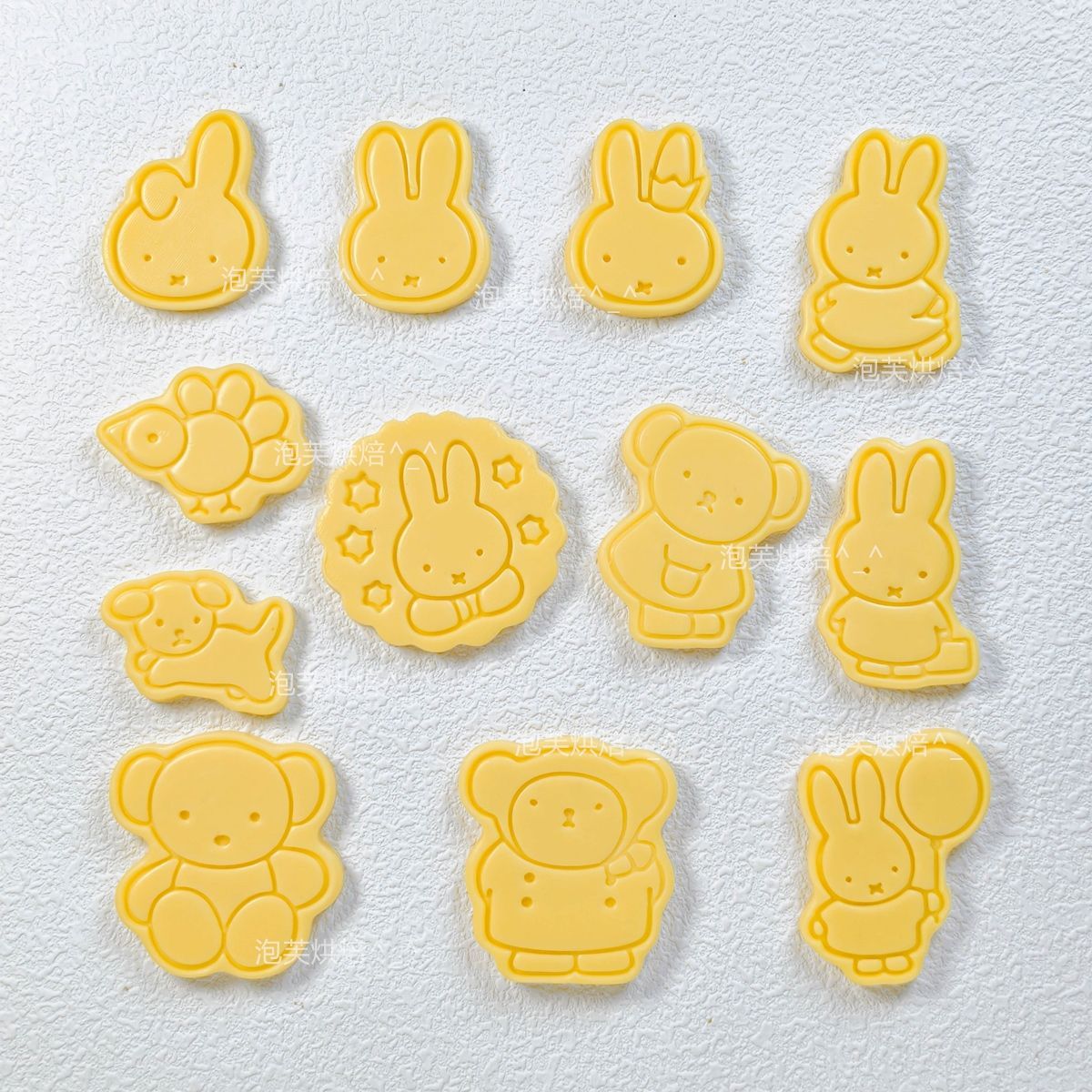 Kitchen Gadgets Baking - Cetakan Kue Tekan 3D Lucu dengan